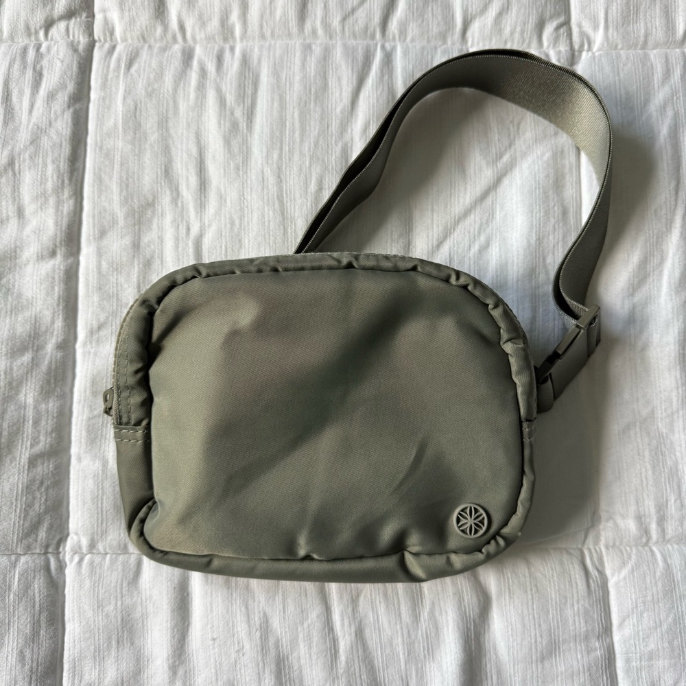 Gaiam Sidekick Waist Pack in Olive Green Adjustable Strap 7.75x5.5x3.25 in.